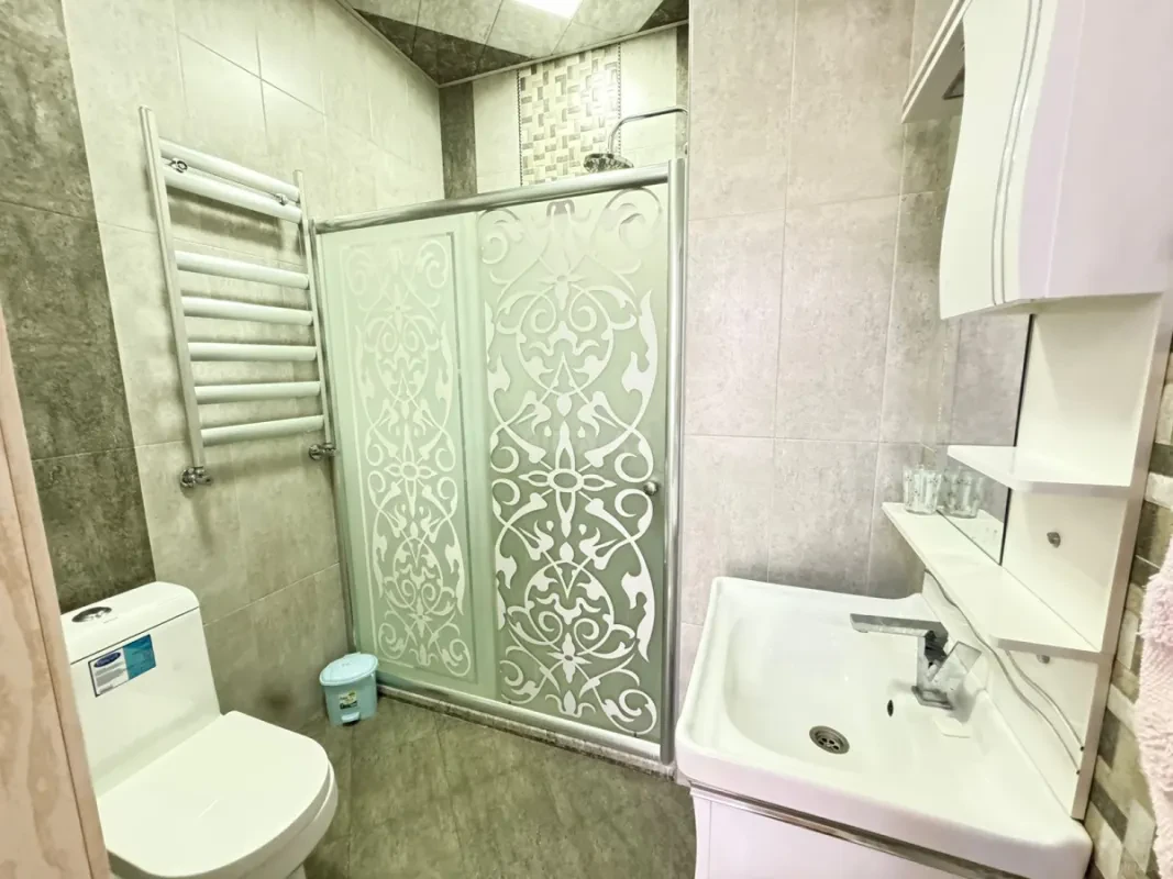 Kirayə verilir 2 otaqlı mənzil 114 m²