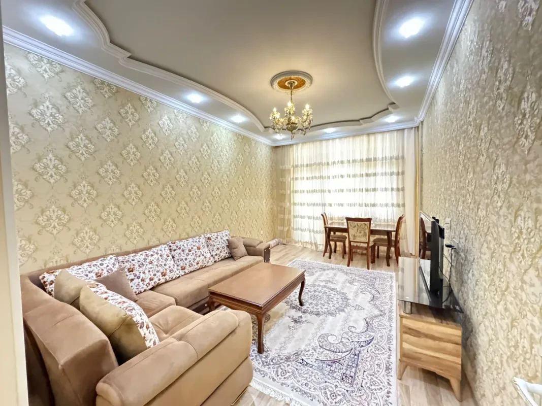 Kirayə verilir 2 otaqlı mənzil 114 m²