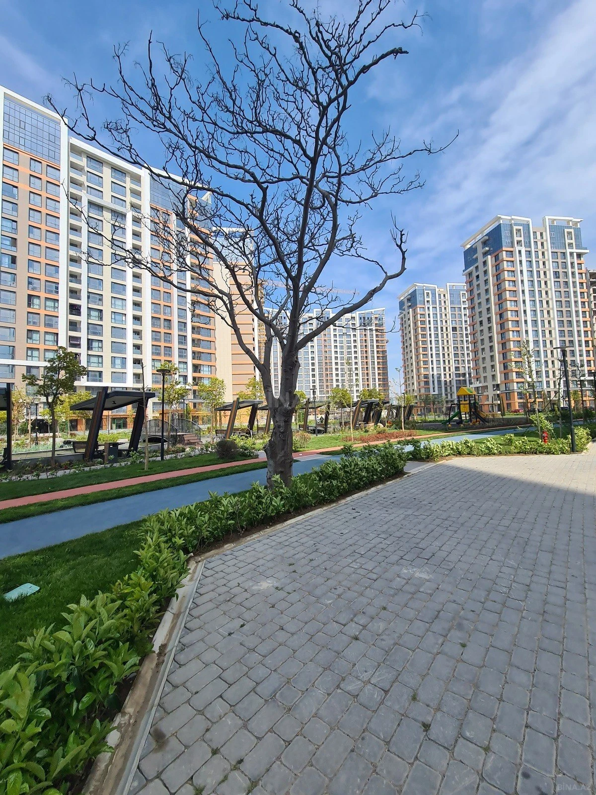 Kirayə verilir 3 otaqlı mənzil 92 m²