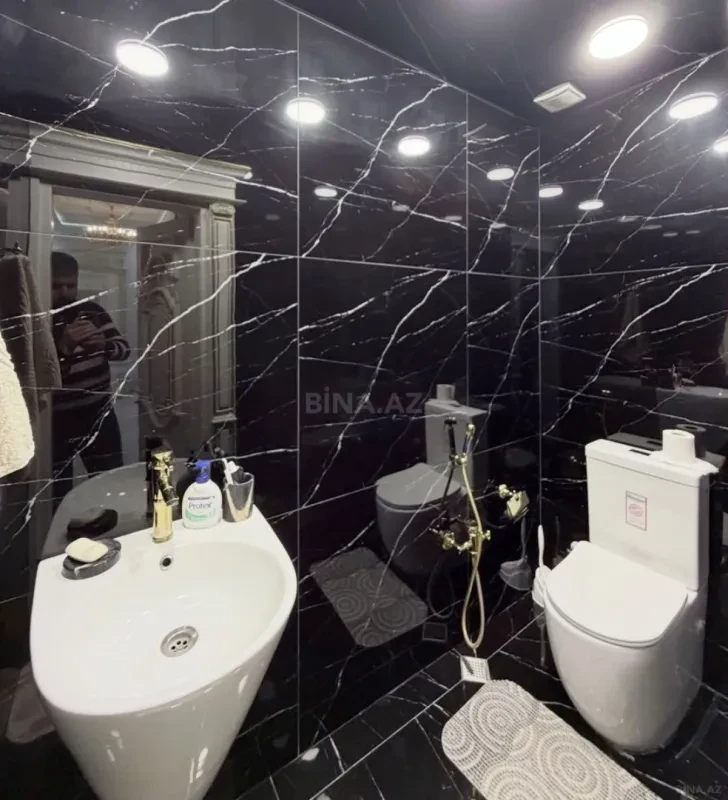 Satılır 3 otaqlı mənzil 215 m²