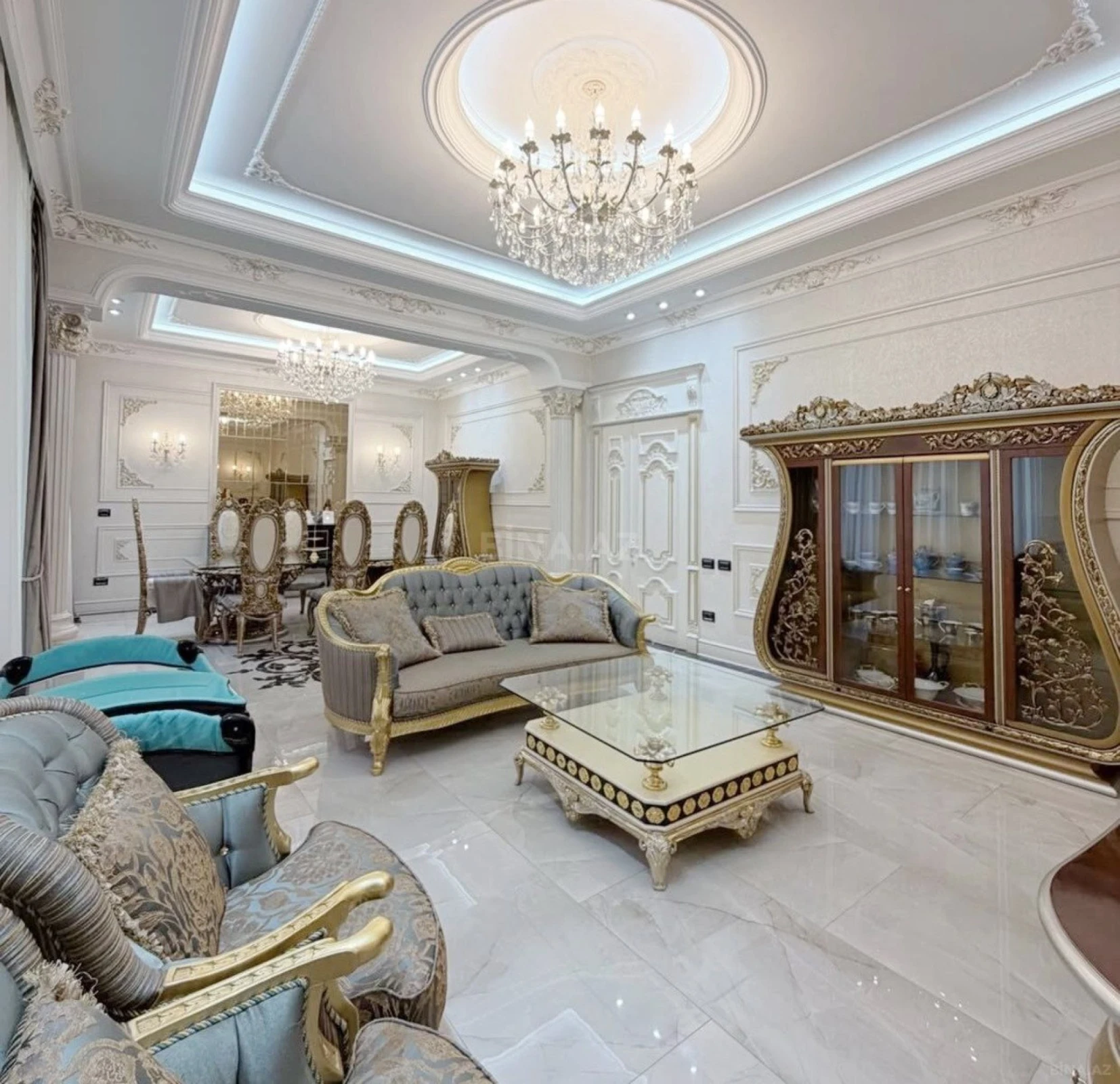 Satılır 3 otaqlı mənzil 215 m²