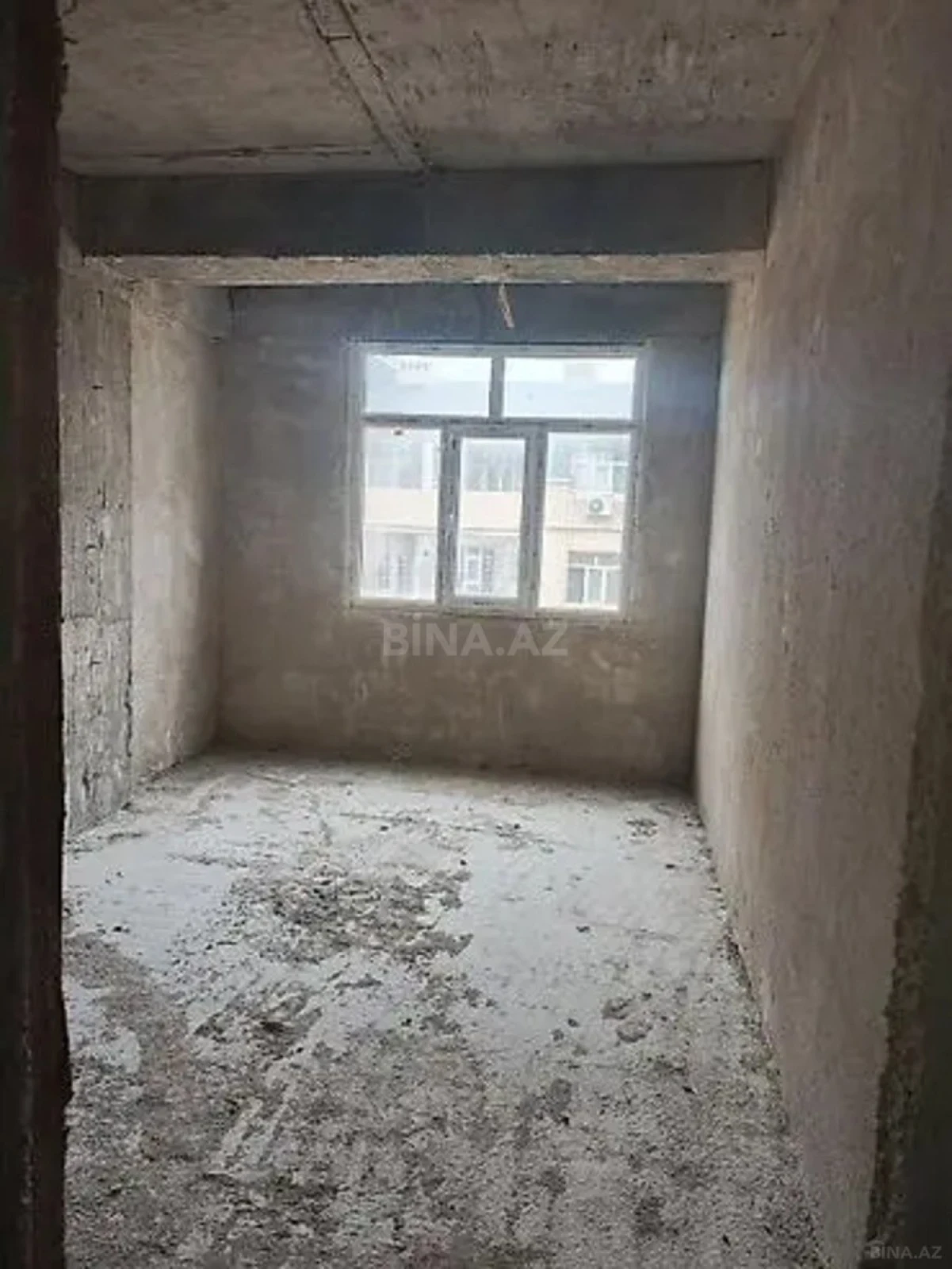 Satılır 4 otaqlı mənzil 185 m²
