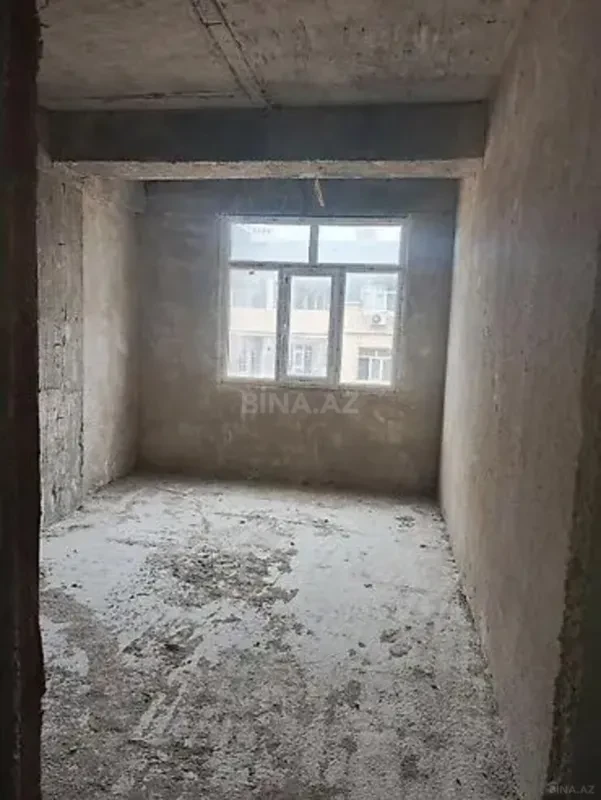 Satılır 4 otaqlı mənzil 185 m²