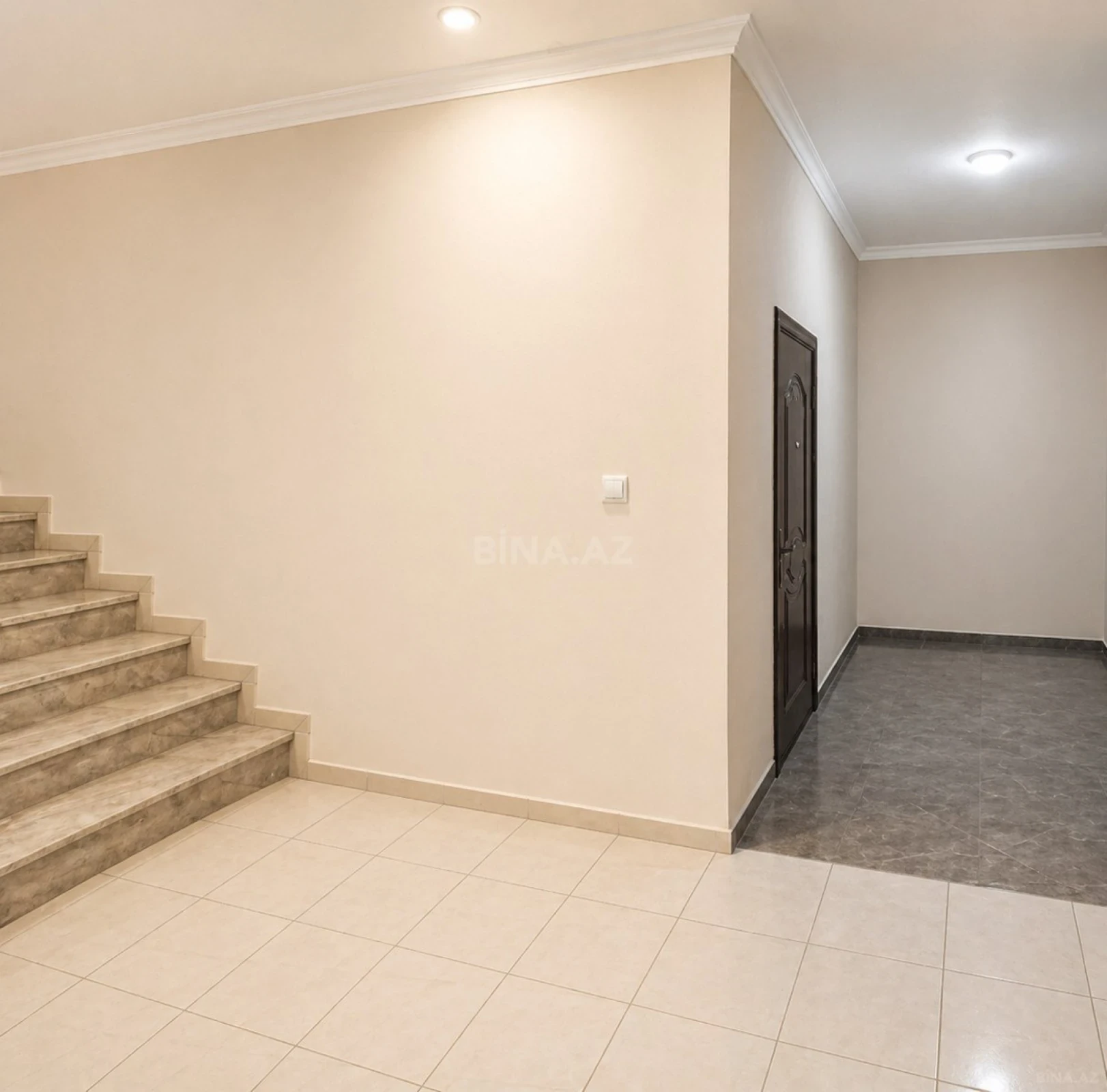 Satılır 4 otaqlı mənzil 185 m²