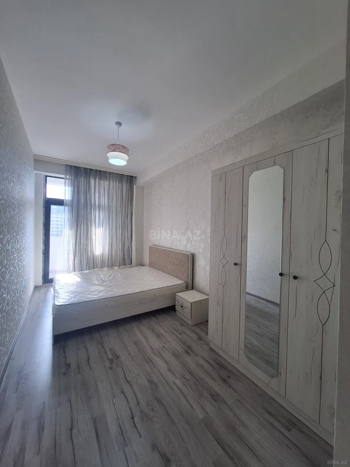 Kirayə verilir 2 otaqlı mənzil 60 m²