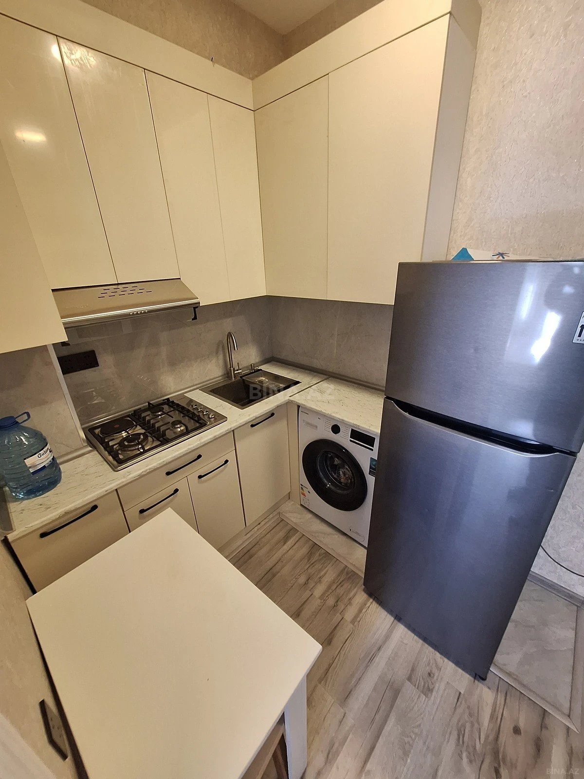 Kirayə verilir 2 otaqlı mənzil 60 m²