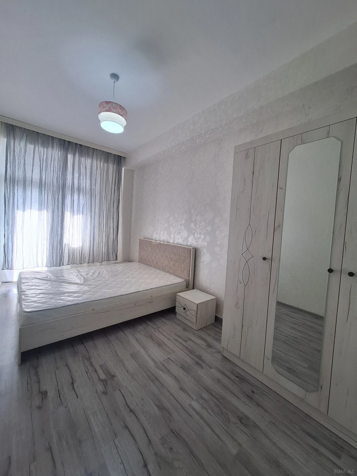 Kirayə verilir 2 otaqlı mənzil 60 m²
