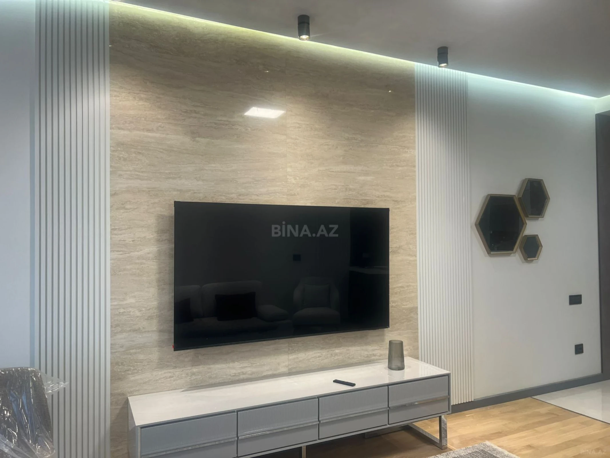 Kirayə verilir 3 otaqlı mənzil 100 m²
