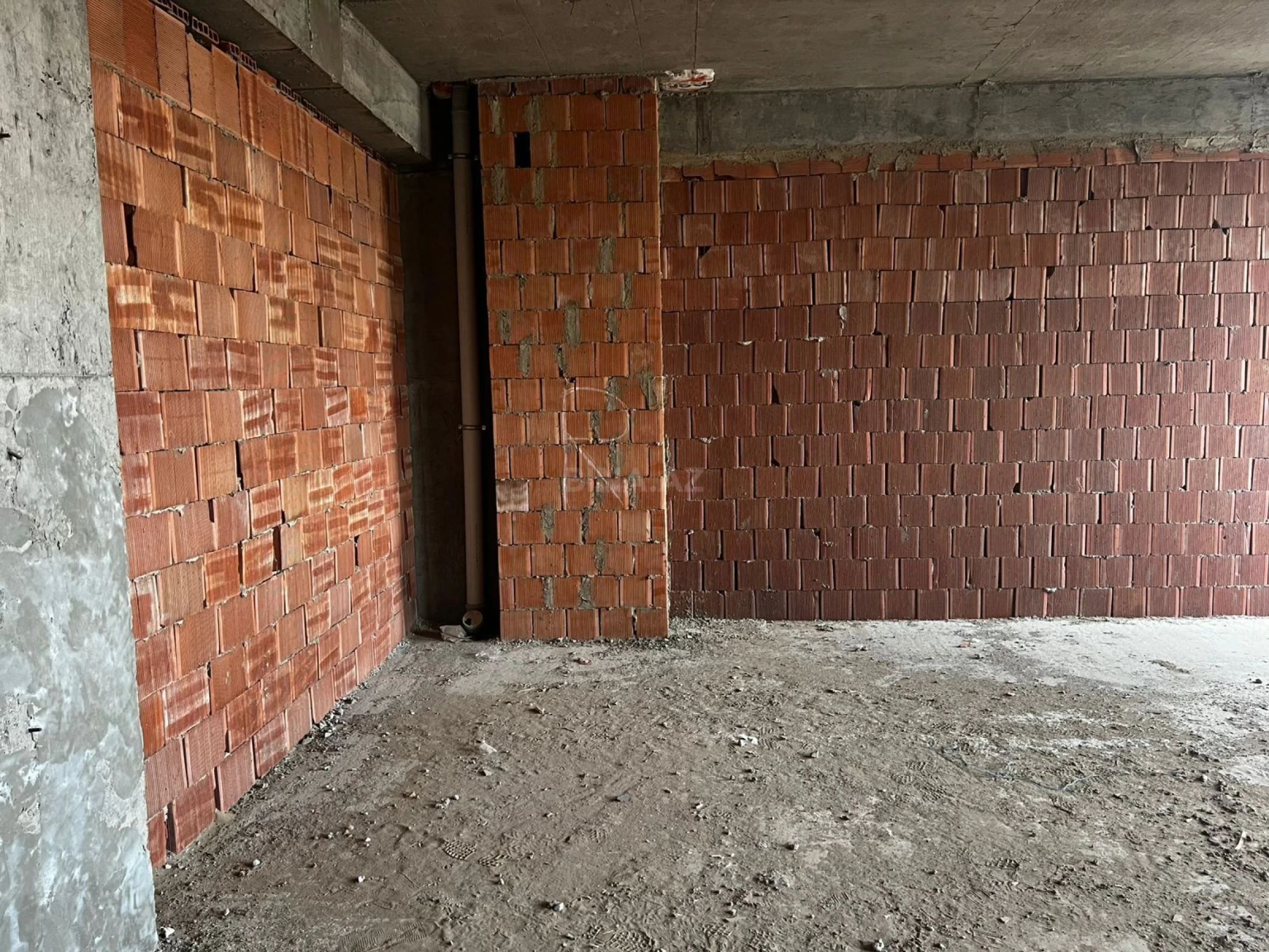 Satılır 2 otaqlı mənzil 47 m²