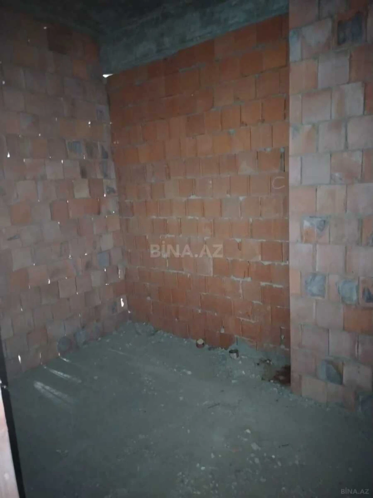 Satılır 2 otaqlı mənzil 47 m²