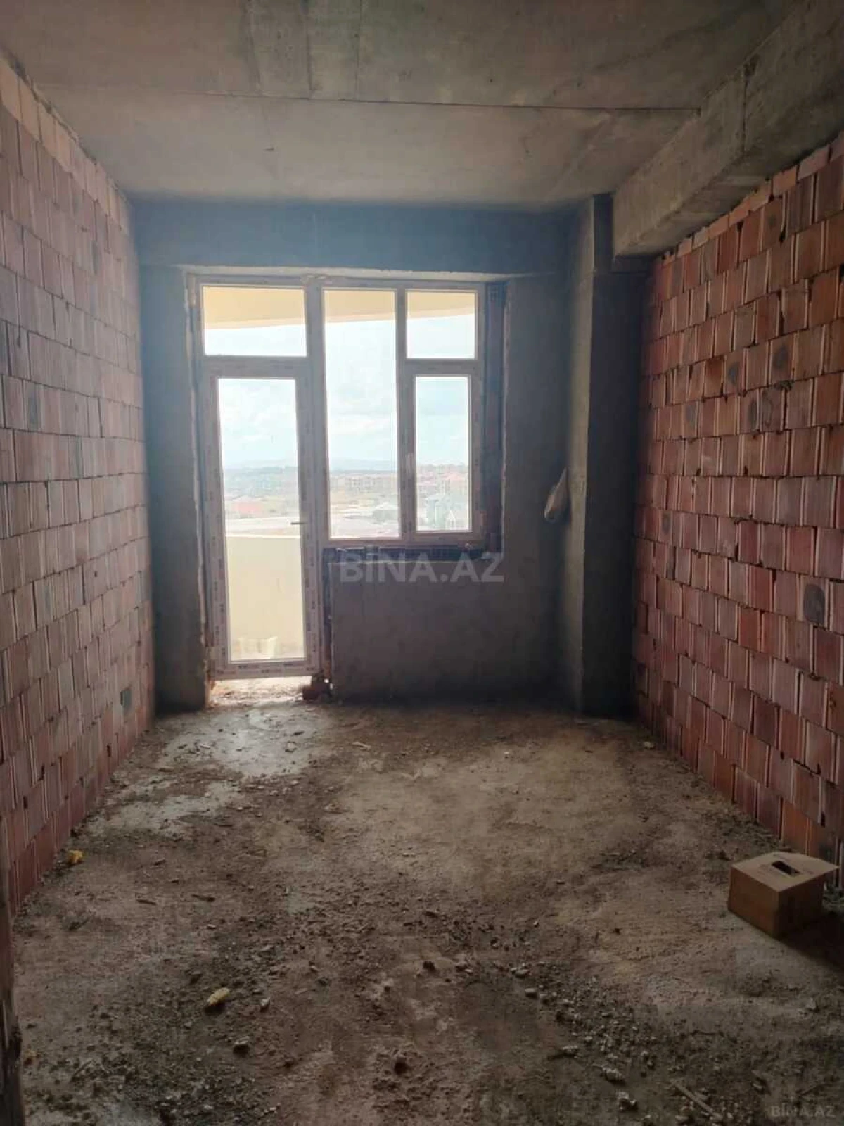 Satılır 2 otaqlı mənzil 47 m²