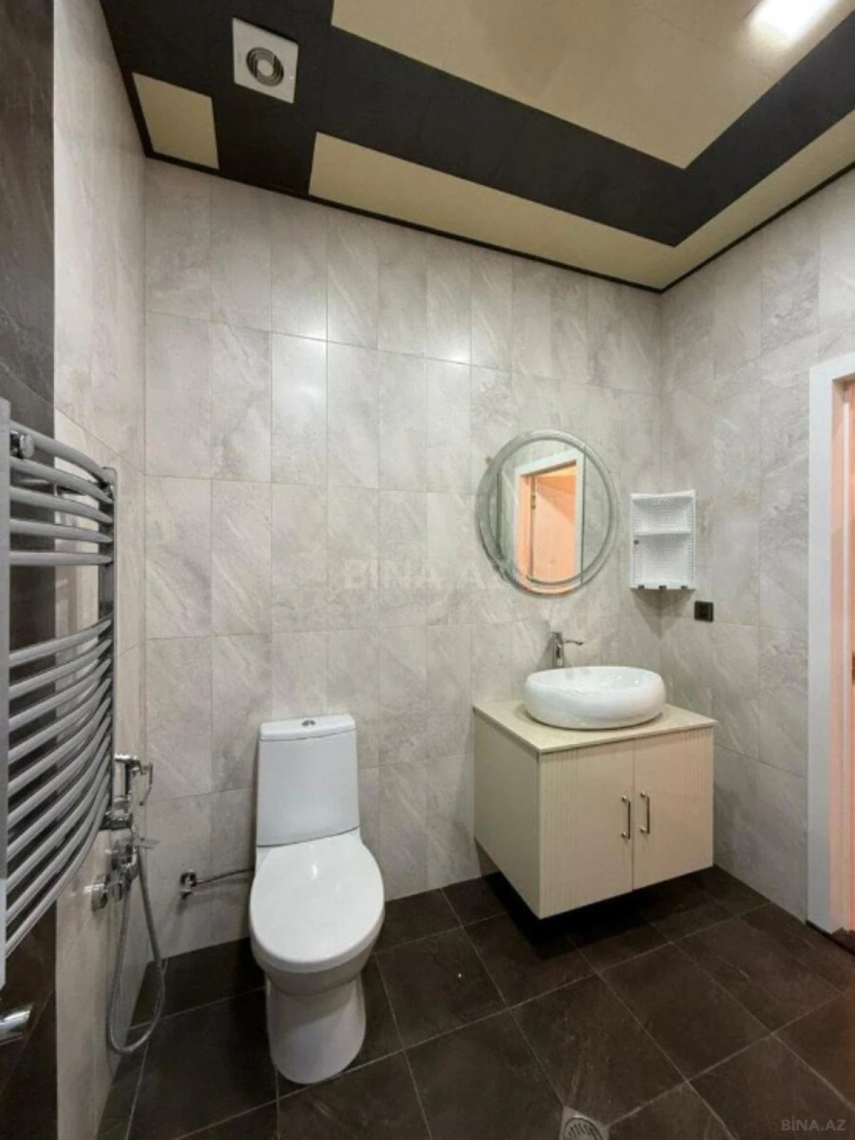 Satılır 3 otaqlı mənzil 135 m²