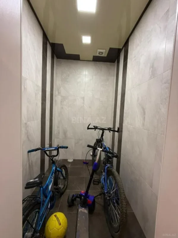 Satılır 3 otaqlı mənzil 135 m²