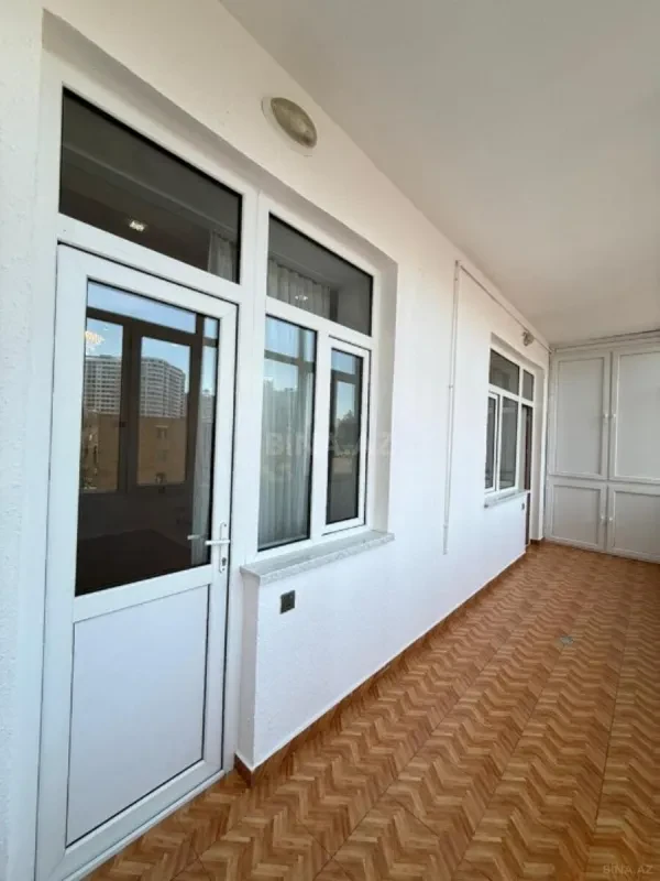 Satılır 3 otaqlı mənzil 135 m²