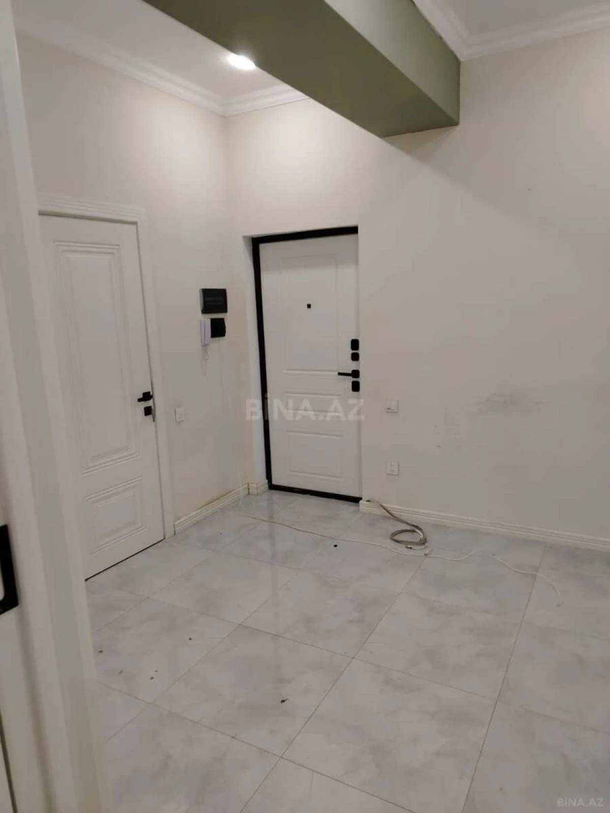 Satılır 3 otaqlı mənzil 110 m²
