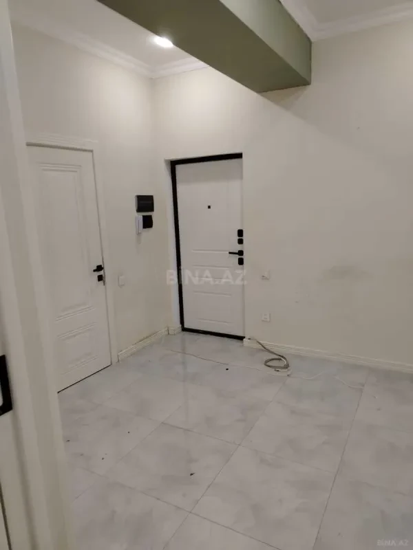 Satılır 3 otaqlı mənzil 110 m²