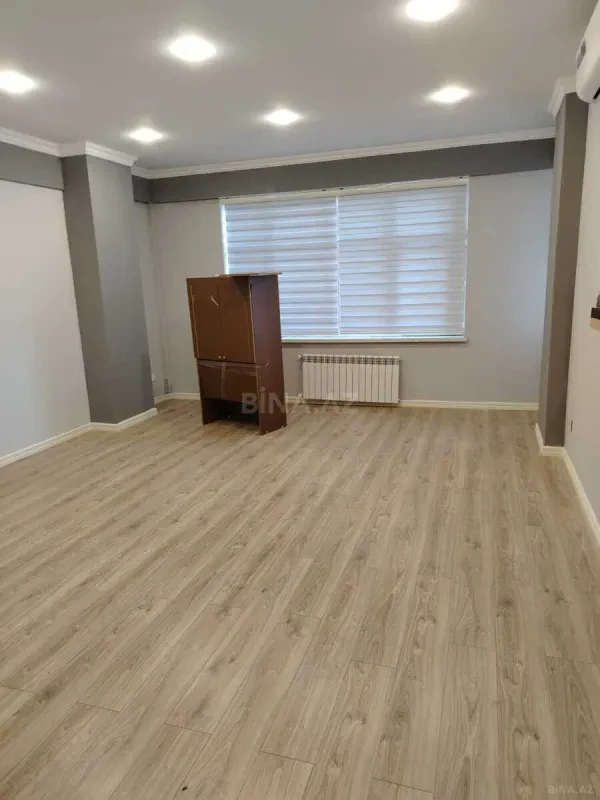 Satılır 3 otaqlı mənzil 110 m²