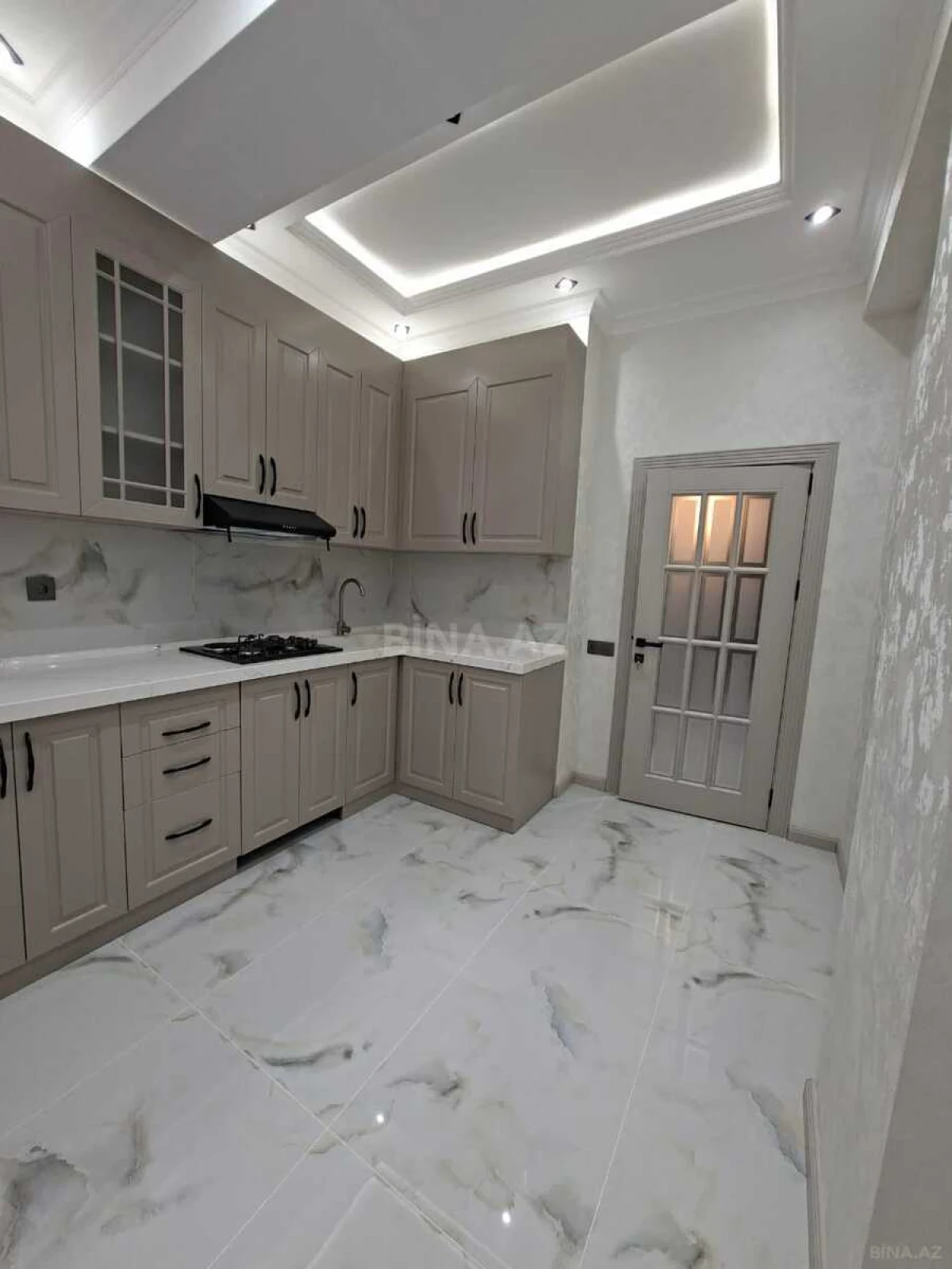 Satılır 3 otaqlı mənzil 92 m²