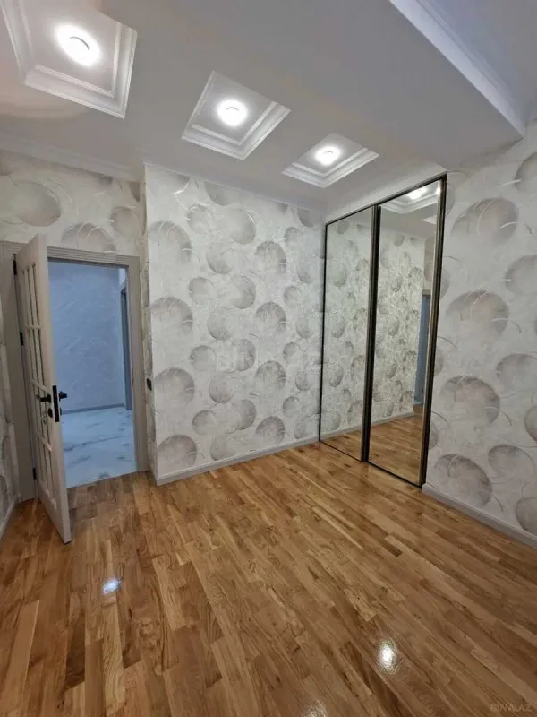 Satılır 3 otaqlı mənzil 92 m²