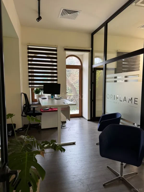 Kirayə verilir 4 otaqlı ofis 230 m²