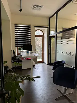 Kirayə verilir 4 otaqlı ofis 230 m²