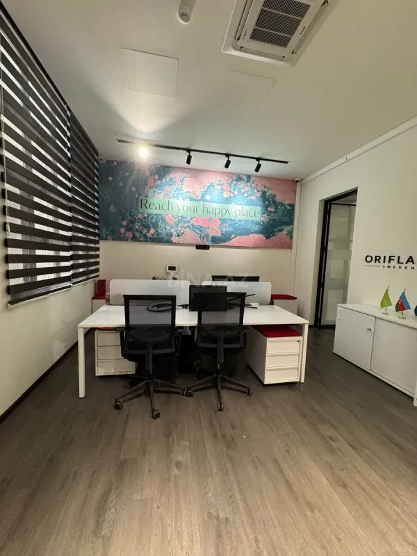 Kirayə verilir 4 otaqlı ofis 230 m²