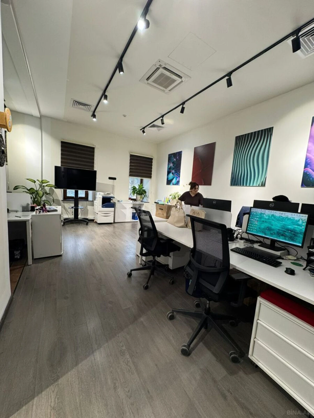 Kirayə verilir 4 otaqlı ofis 230 m²