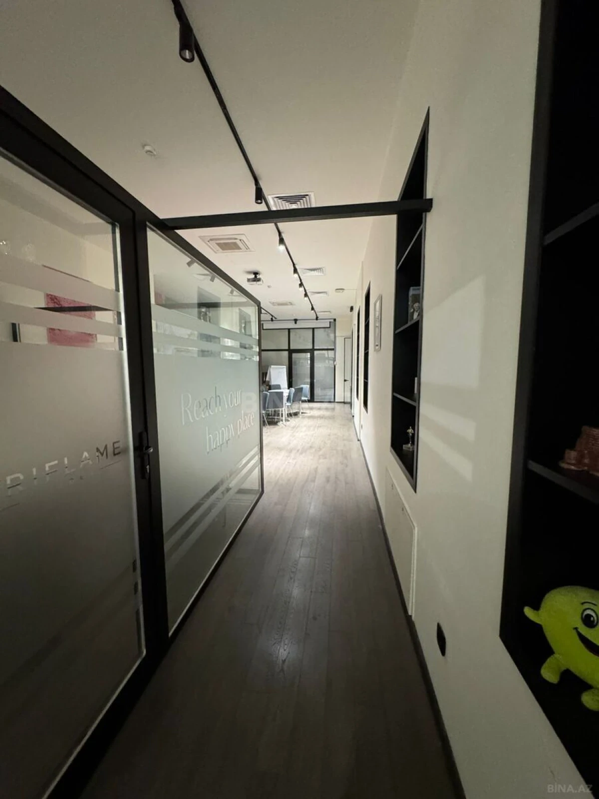 Kirayə verilir 4 otaqlı ofis 230 m²