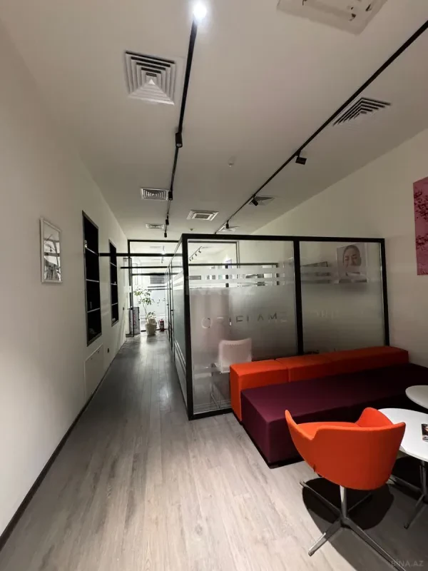 Kirayə verilir 4 otaqlı ofis 230 m²