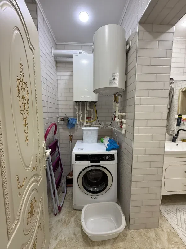 Satılır 5 otaqlı mənzil 120 m²
