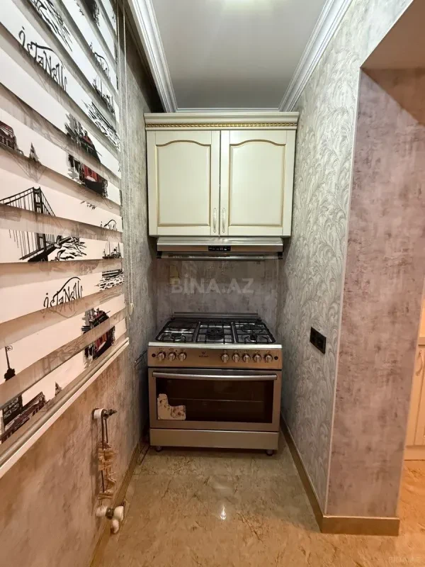 Satılır 5 otaqlı mənzil 120 m²