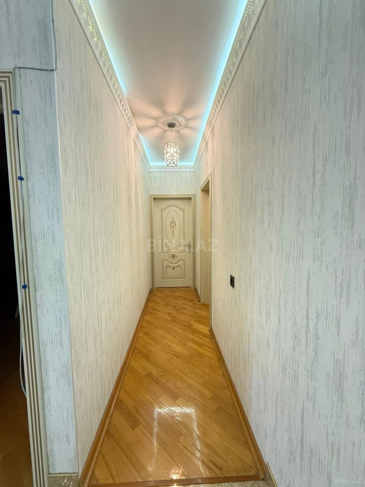 Satılır 5 otaqlı mənzil 120 m²