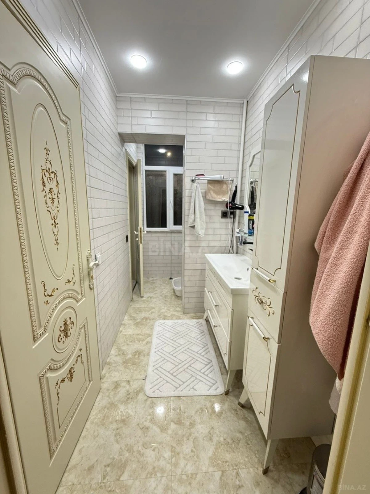 Satılır 5 otaqlı mənzil 120 m²