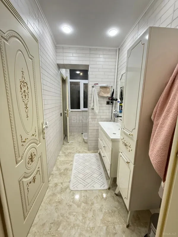 Satılır 5 otaqlı mənzil 120 m²