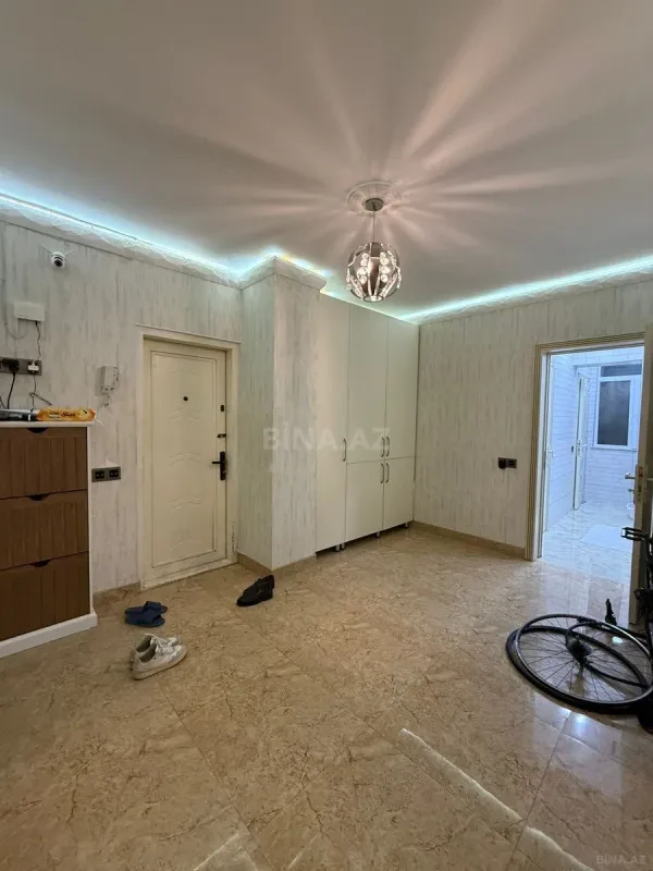 Satılır 5 otaqlı mənzil 120 m²