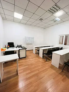 Kirayə verilir 5 otaqlı ofis 140 m² — Bakı 5 otaq 140.00 m²