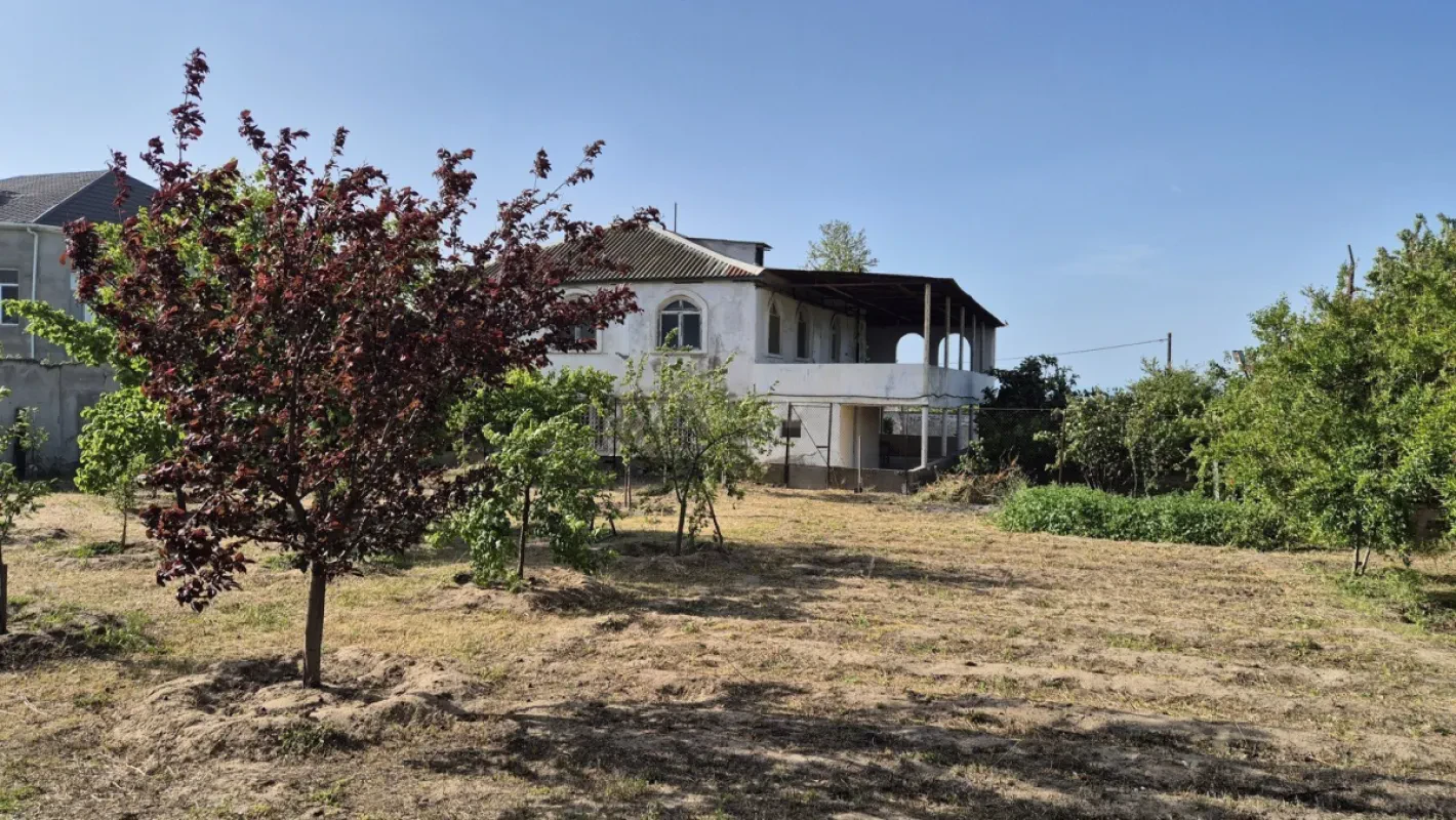 Satılır 6 otaqlı həyət evi 200 m²