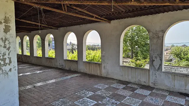 Satılır 6 otaqlı həyət evi 200 m²
