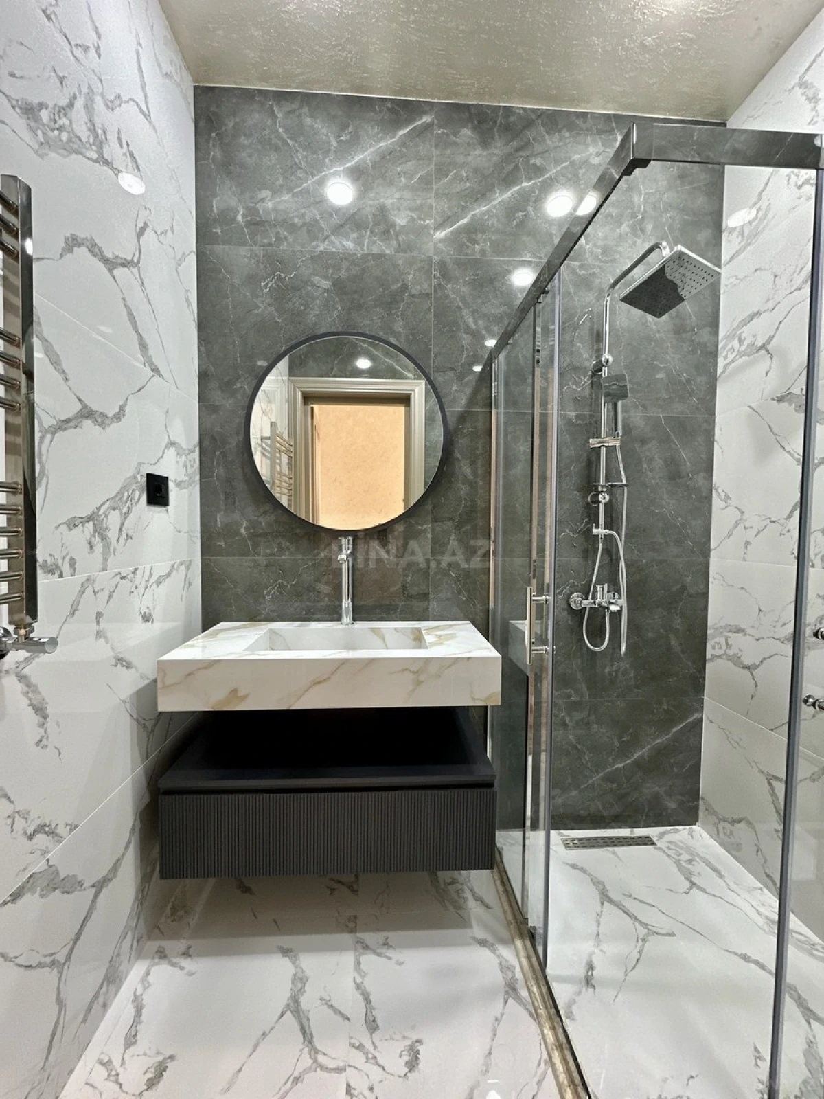 Satılır 6 otaqlı həyət evi 600 m²