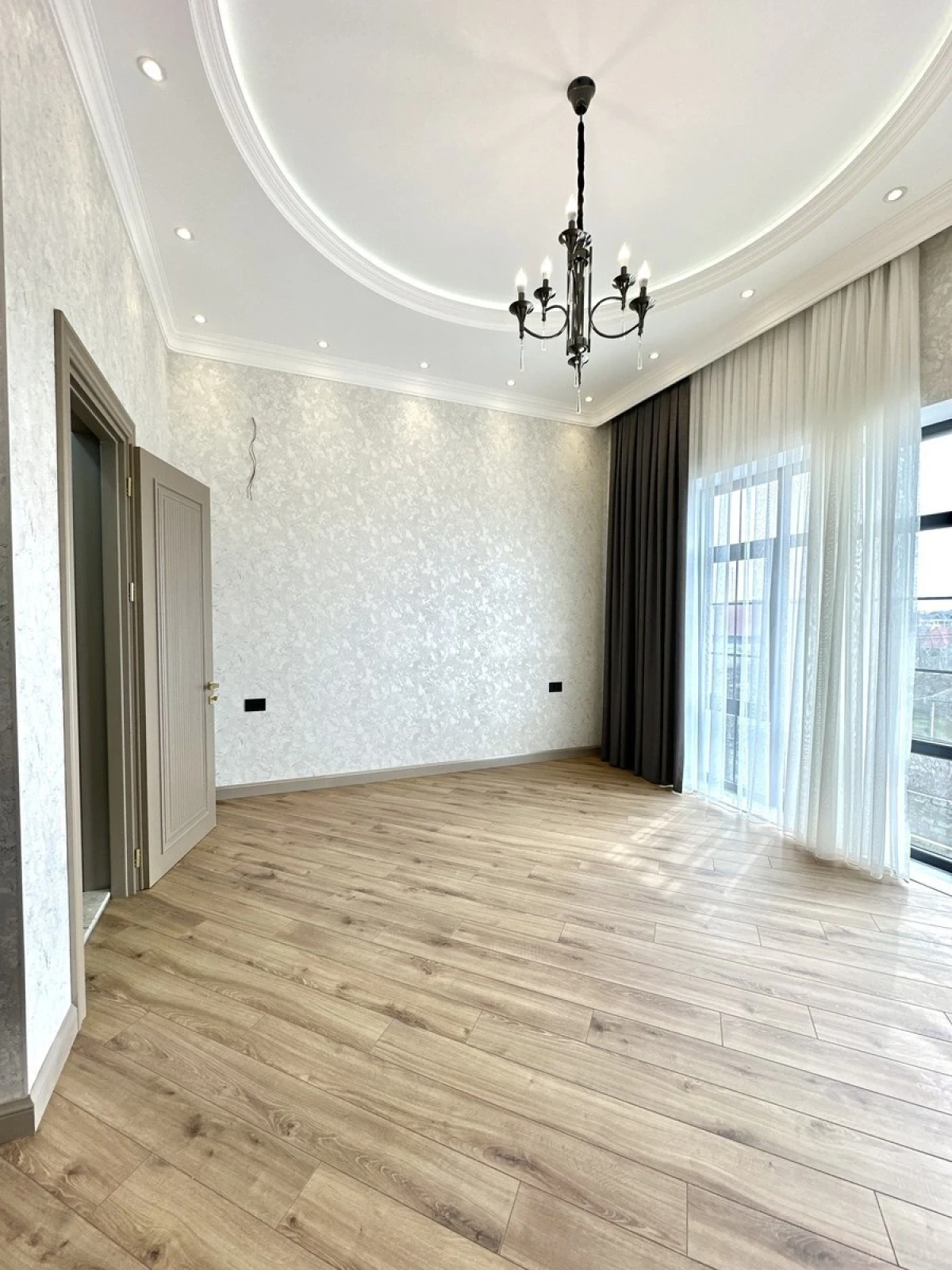 Satılır 6 otaqlı həyət evi 600 m²