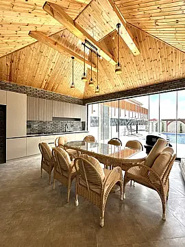 Satılır 6 otaqlı həyət evi 600 m²