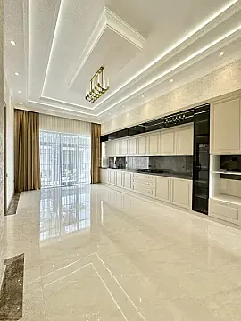 Satılır 6 otaqlı həyət evi 600 m²