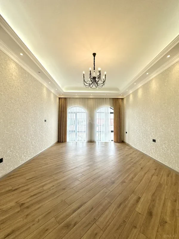 Satılır 6 otaqlı həyət evi 600 m²