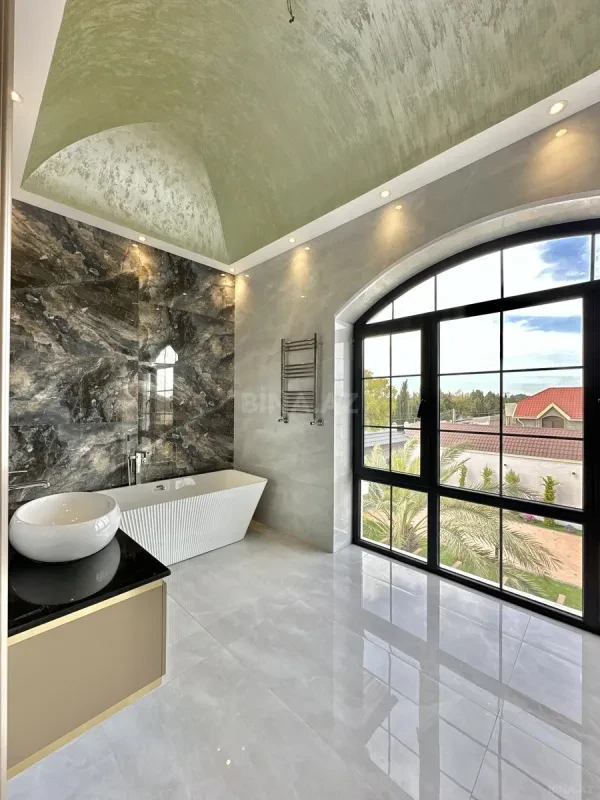 Satılır 6 otaqlı həyət evi 600 m²