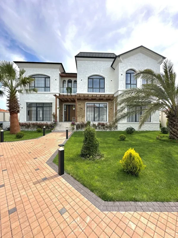 Satılır 6 otaqlı həyət evi 600 m²