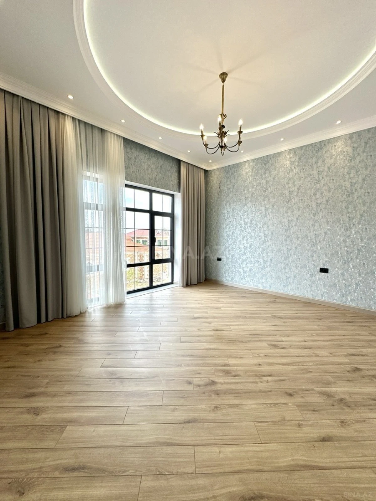 Satılır 6 otaqlı həyət evi 600 m²