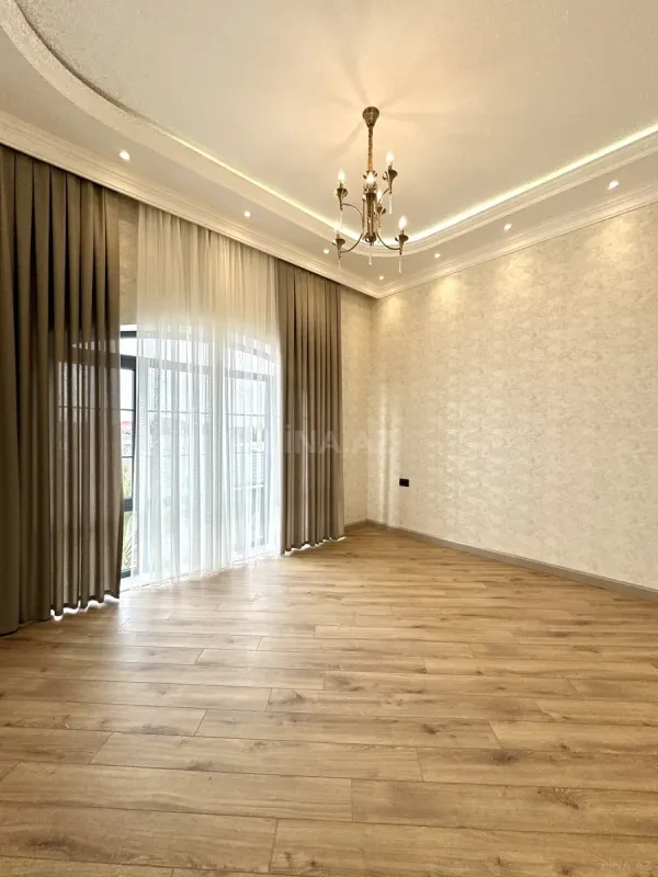 Satılır 6 otaqlı həyət evi 600 m²