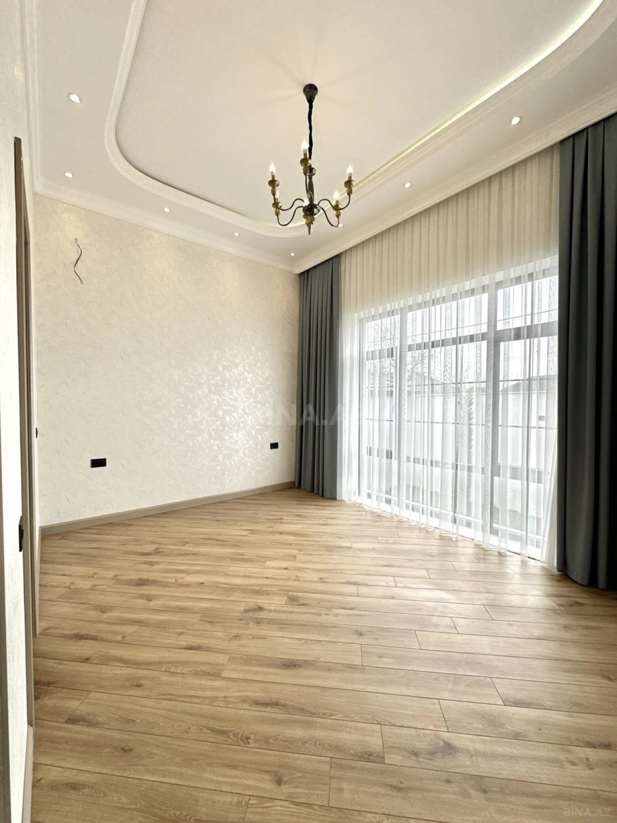 Satılır 6 otaqlı həyət evi 600 m²