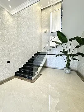 Satılır 6 otaqlı həyət evi 600 m²