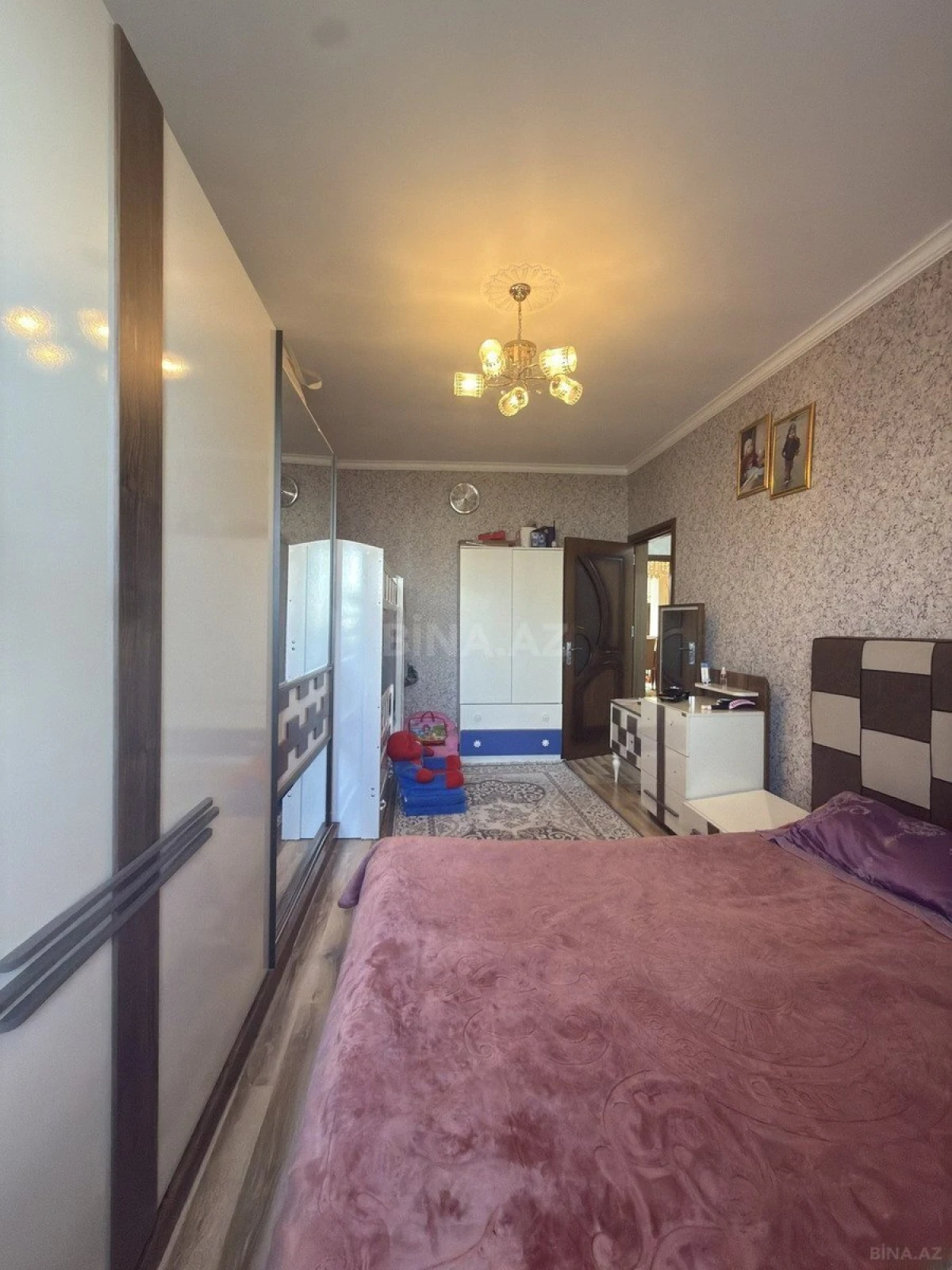 Satılır 2 otaqlı mənzil 75 m²